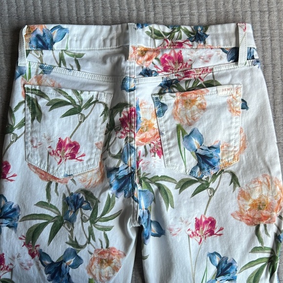 7 For All Mankind | Jen7 Cropped Skinny Jean - Picture 5 of 5